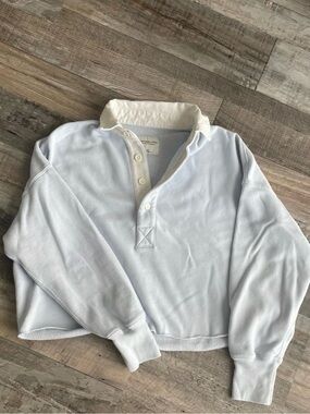 Abercrombie & Fitch Cropped Light Blue Rugby Pullover with White Collar XS